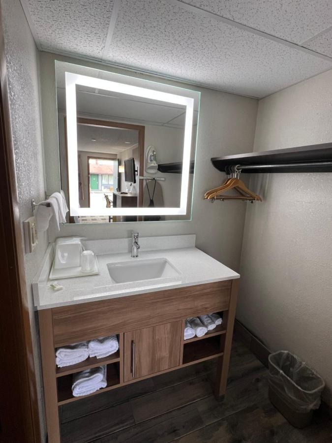 Days-Inn By Wyndham Liverpool-Syracuse Esterno foto