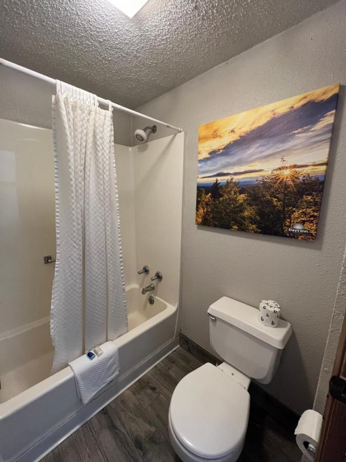 Days-Inn By Wyndham Liverpool-Syracuse Esterno foto